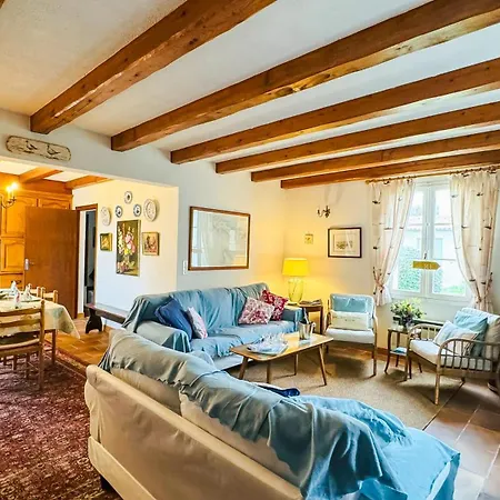 Maison De Au Calme Et Proche De La Villa