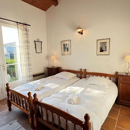 Villa Maison De Au Calme Et Proche De La *